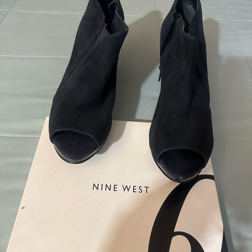 Nine West - Picture 2 of 2